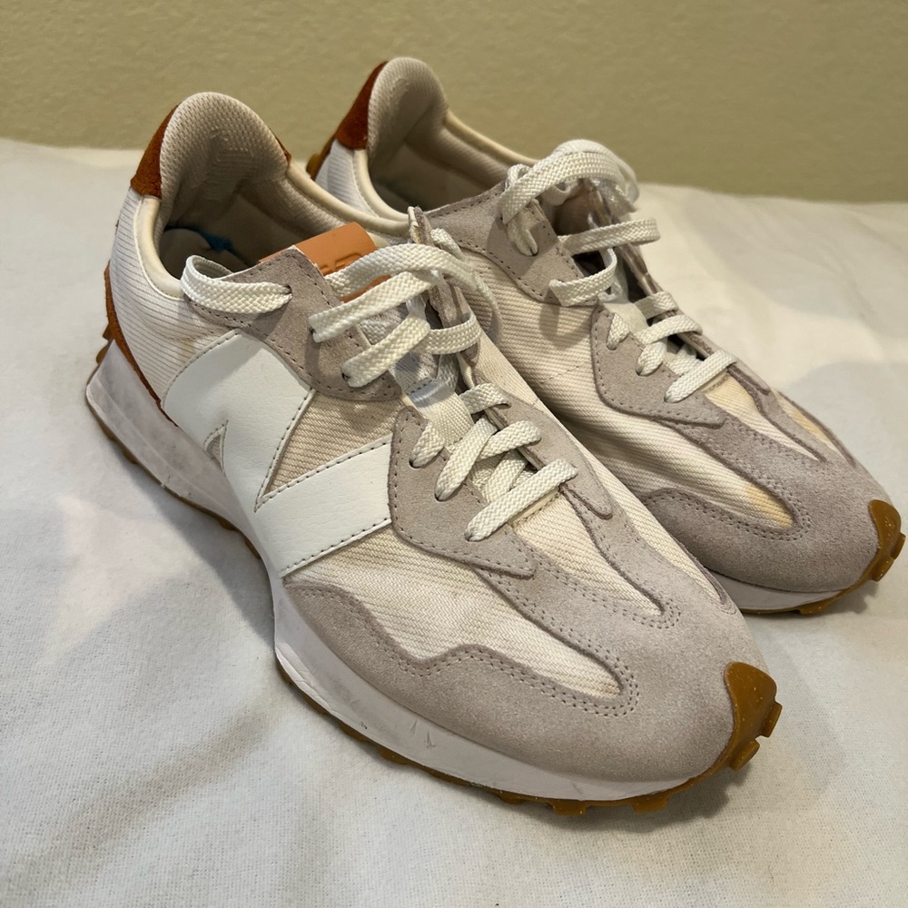 New Balance 327 Chunky Sole White and Tan Sneakers Unisex W 11 Mens 9.5